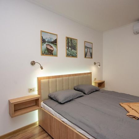 Csaladi Kikoeto Apartman Gyula Zewnętrze zdjęcie