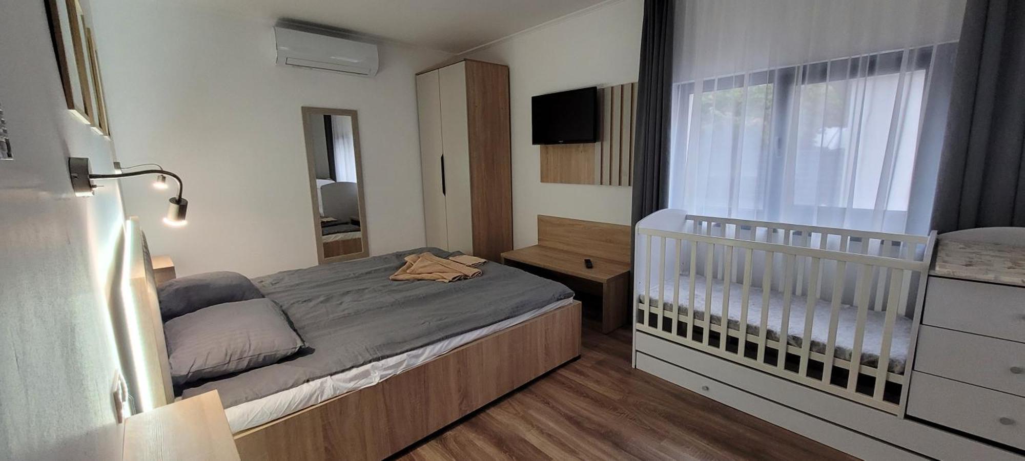 Csaladi Kikoeto Apartman Gyula Zewnętrze zdjęcie