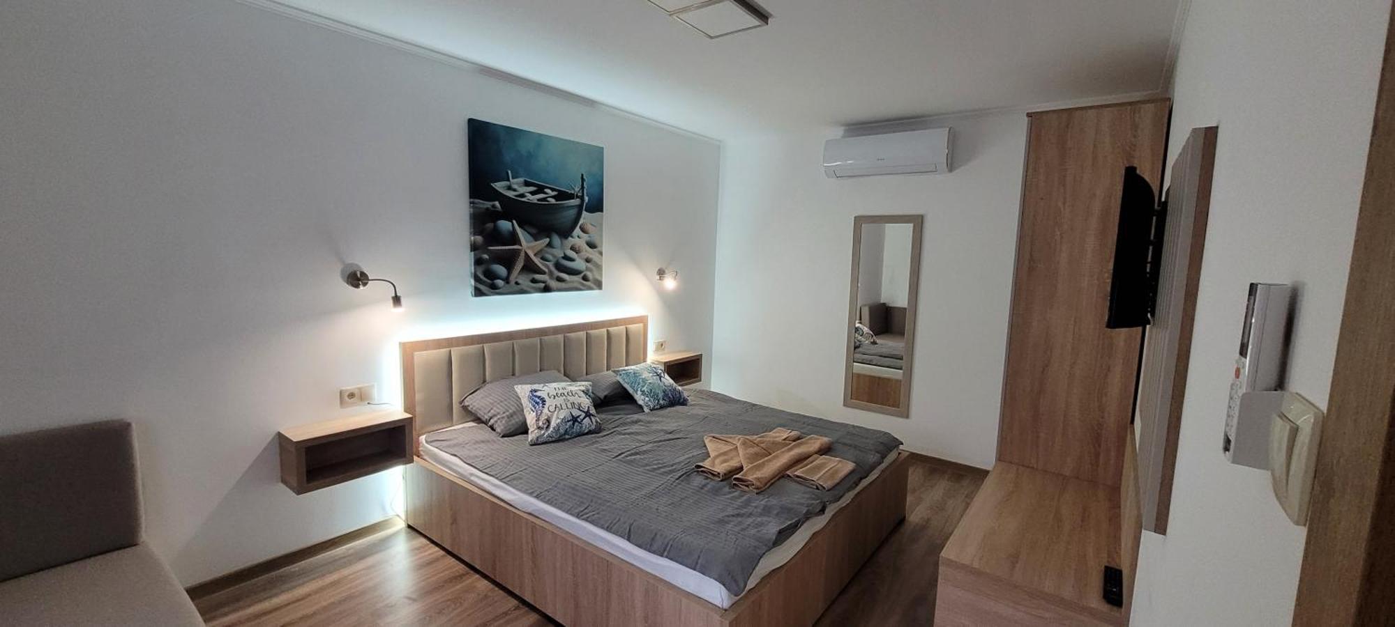 Csaladi Kikoeto Apartman Gyula Zewnętrze zdjęcie