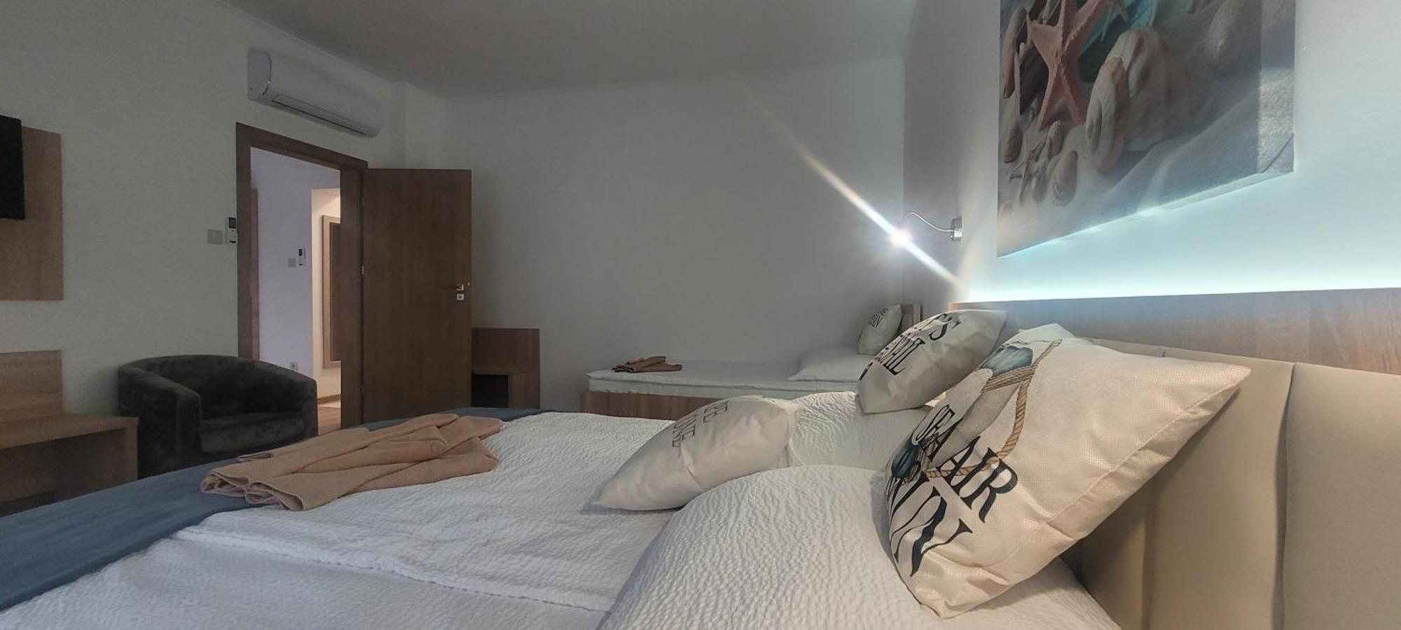 Csaladi Kikoeto Apartman Gyula Zewnętrze zdjęcie