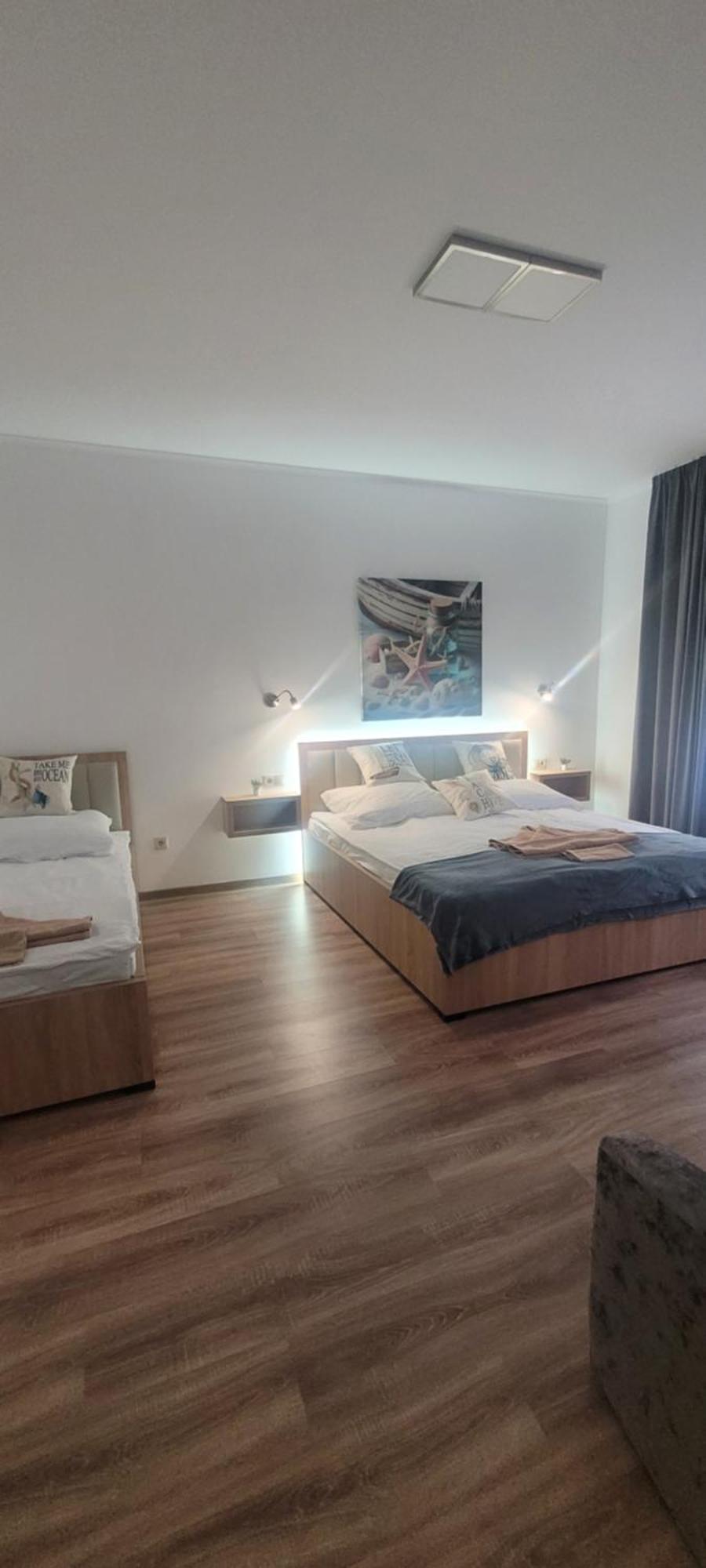 Csaladi Kikoeto Apartman Gyula Zewnętrze zdjęcie