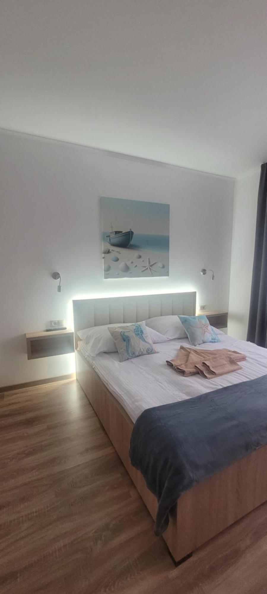 Csaladi Kikoeto Apartman Gyula Zewnętrze zdjęcie