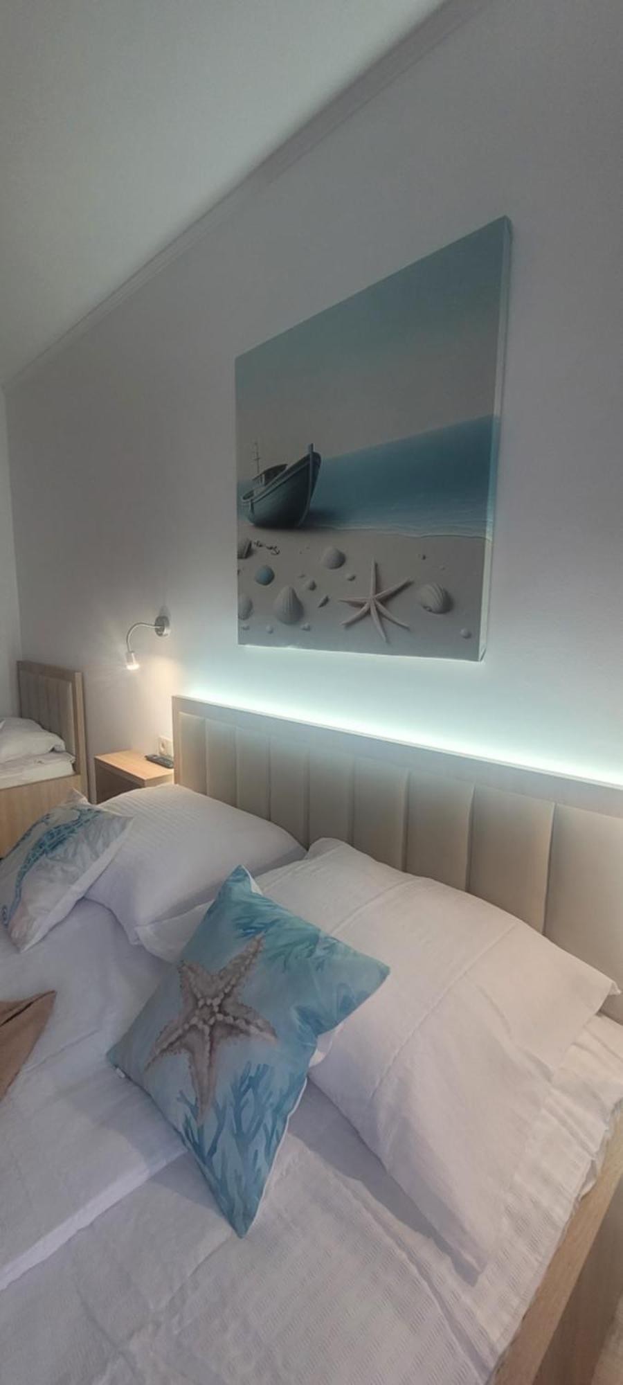 Csaladi Kikoeto Apartman Gyula Zewnętrze zdjęcie