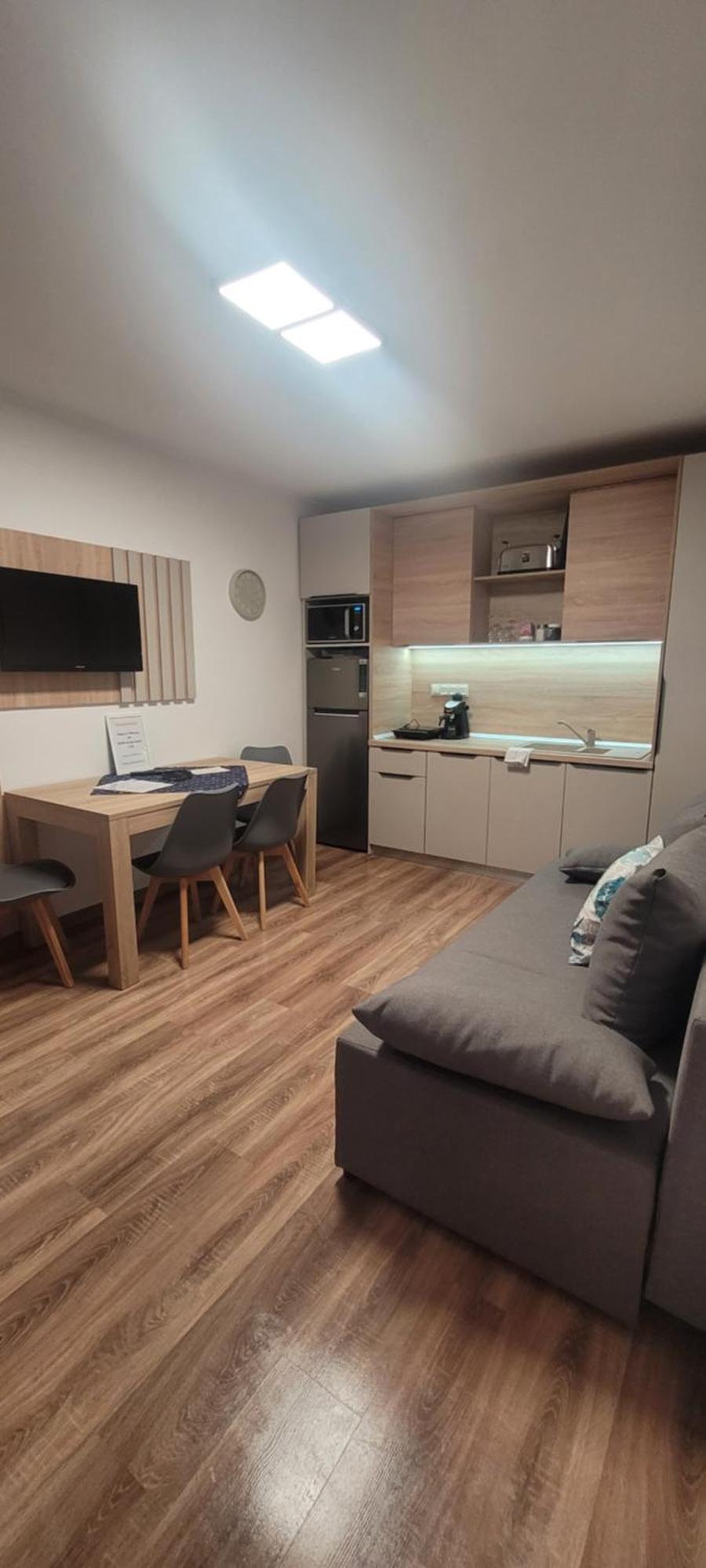 Csaladi Kikoeto Apartman Gyula Zewnętrze zdjęcie
