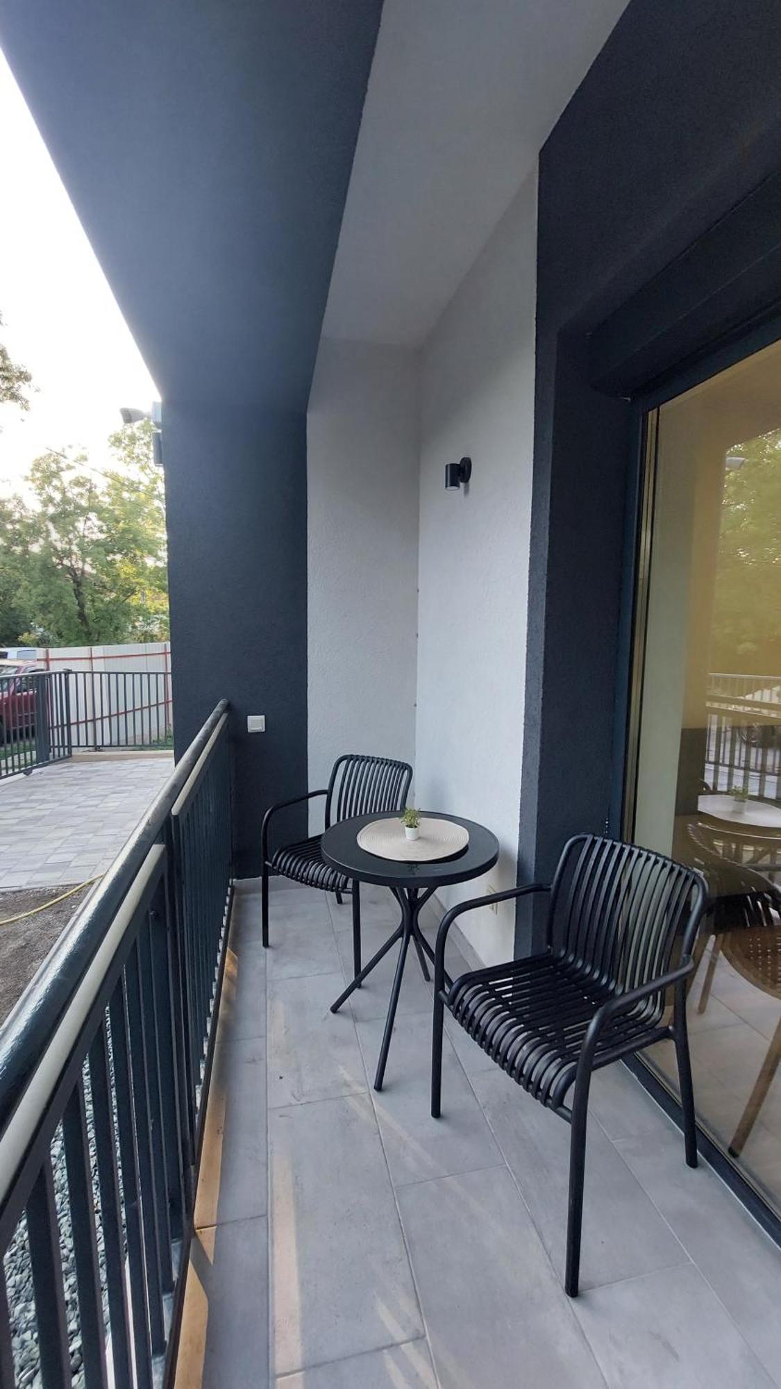 Csaladi Kikoeto Apartman Gyula Zewnętrze zdjęcie