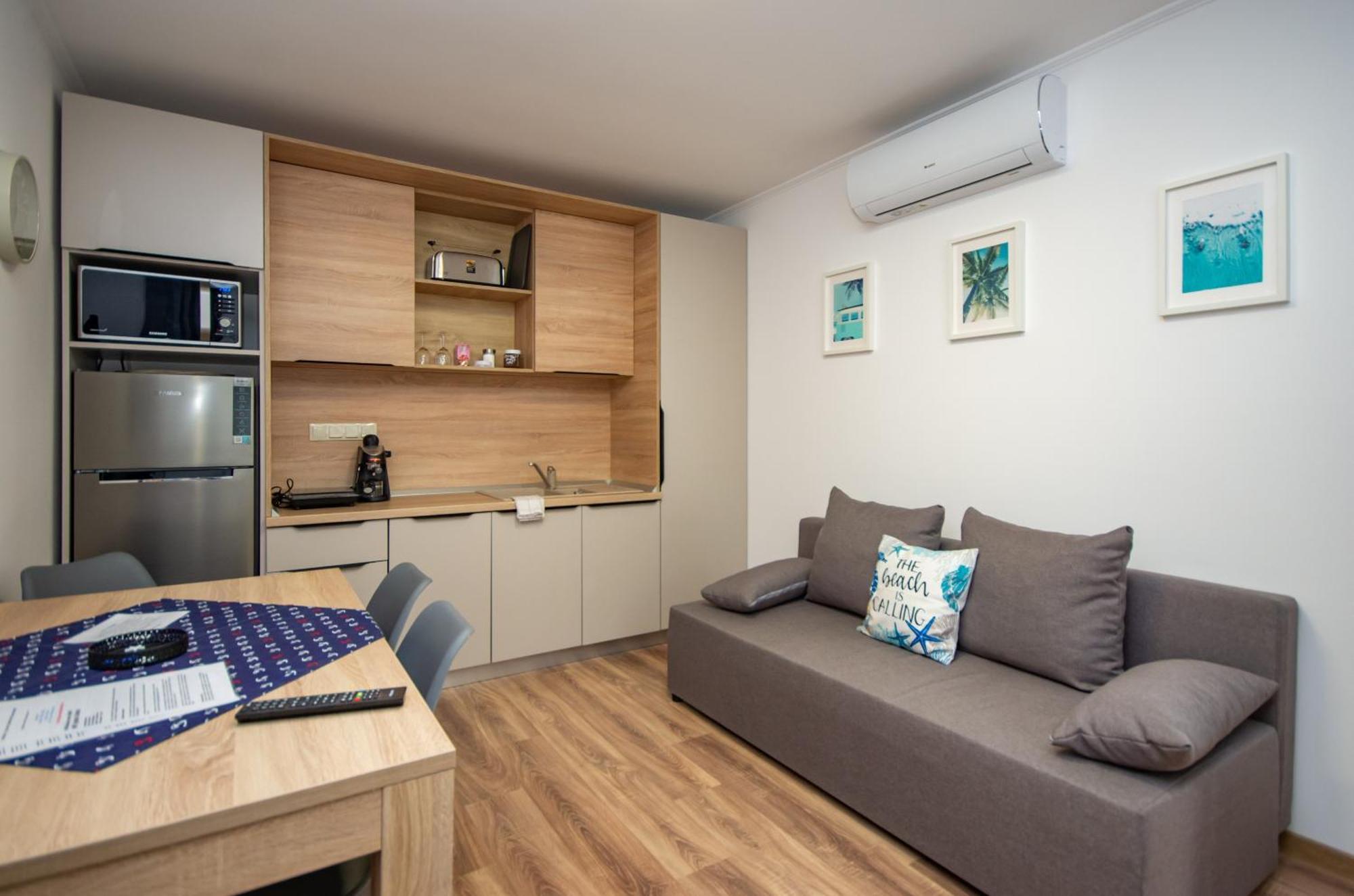 Csaladi Kikoeto Apartman Gyula Zewnętrze zdjęcie