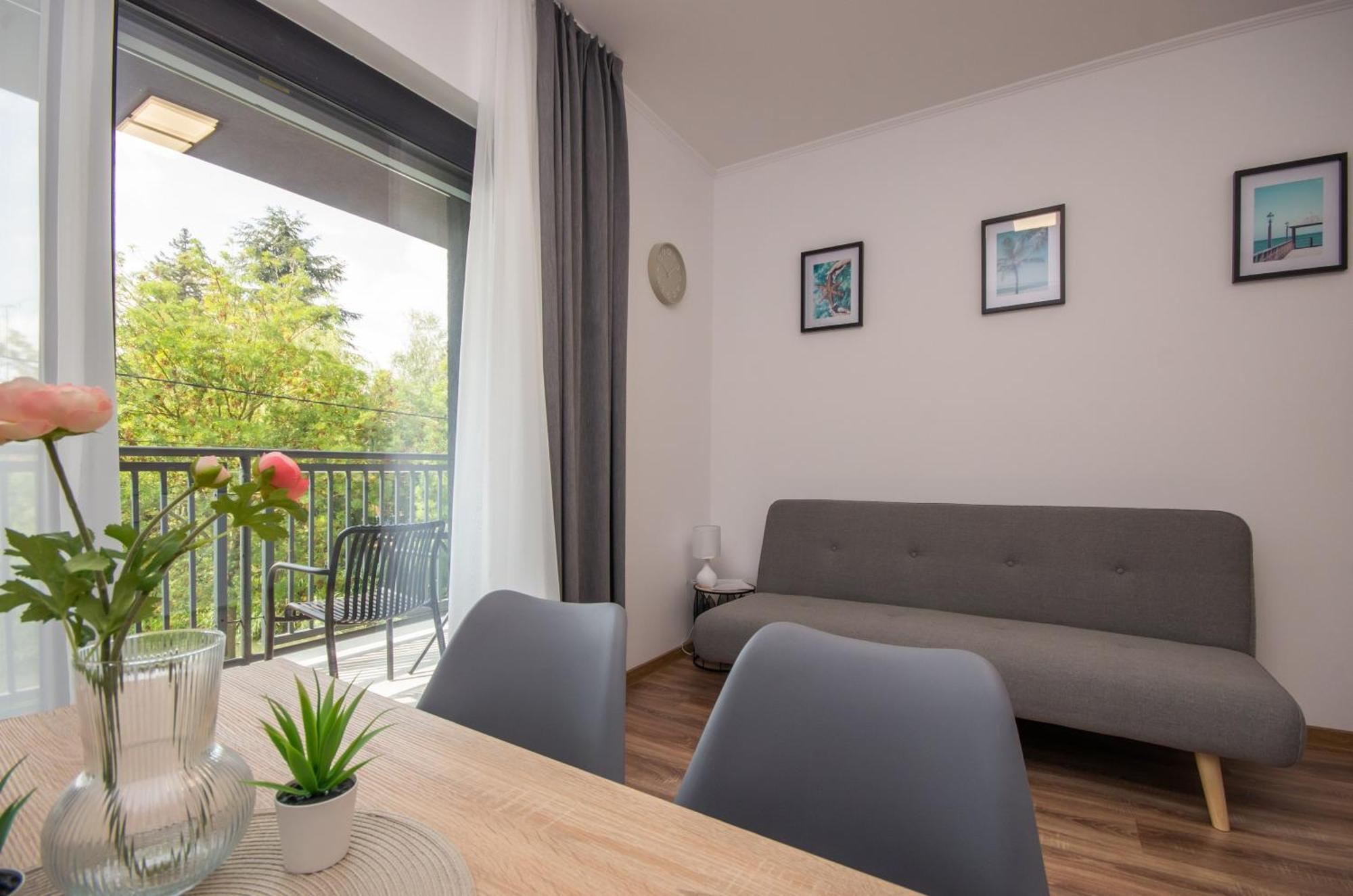 Csaladi Kikoeto Apartman Gyula Zewnętrze zdjęcie