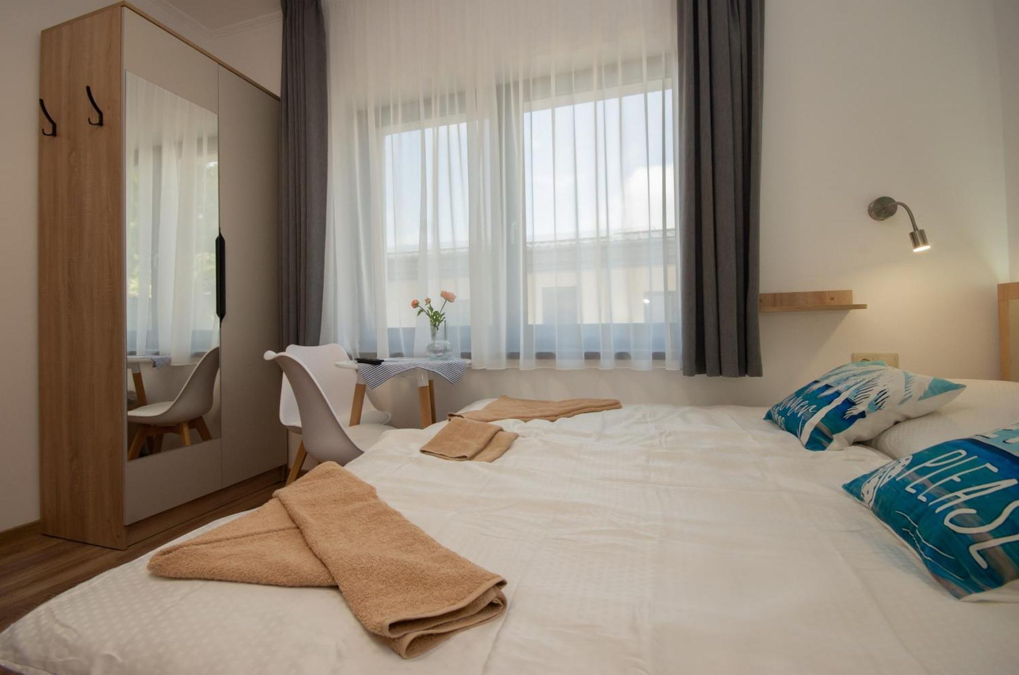Csaladi Kikoeto Apartman Gyula Zewnętrze zdjęcie